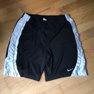 Nike basketball shorts vintage men L large athletic shorts